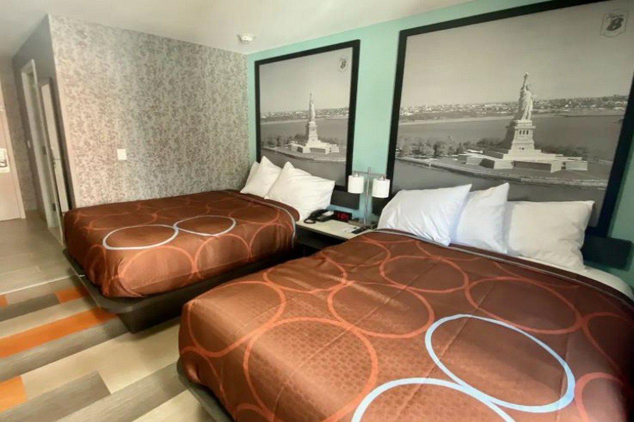 فندق Super 8 By Wyndham Brooklyn Williamsburg نيو يورك المظهر الخارجي الصورة