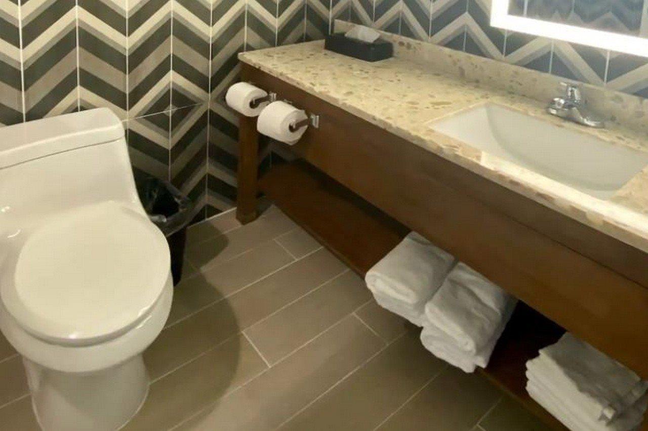 فندق Super 8 By Wyndham Brooklyn Williamsburg نيو يورك المظهر الخارجي الصورة