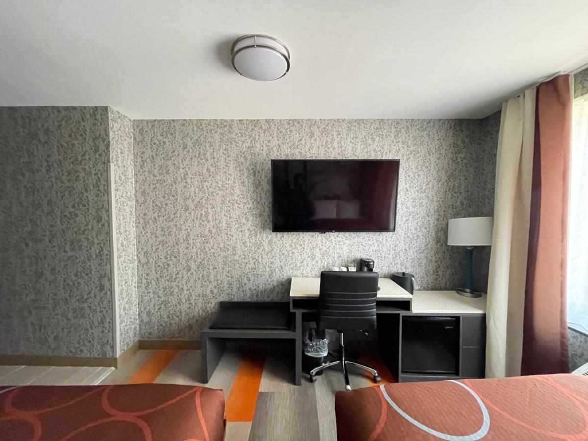 فندق Super 8 By Wyndham Brooklyn Williamsburg نيو يورك المظهر الخارجي الصورة