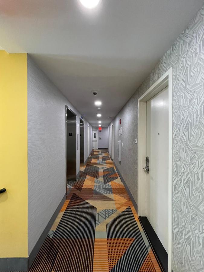 فندق Super 8 By Wyndham Brooklyn Williamsburg نيو يورك المظهر الخارجي الصورة