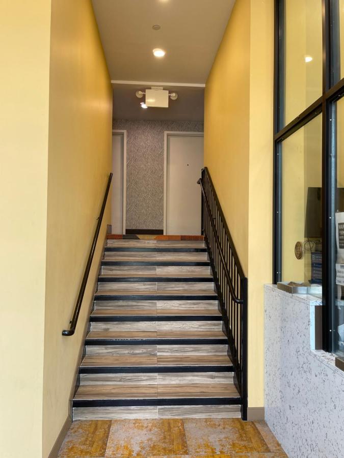 فندق Super 8 By Wyndham Brooklyn Williamsburg نيو يورك المظهر الخارجي الصورة